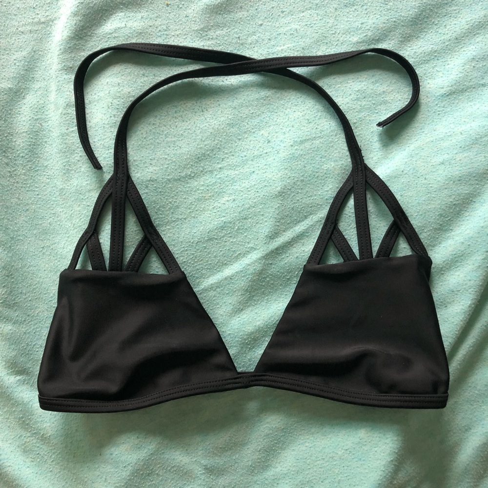 black acacia lookalike top